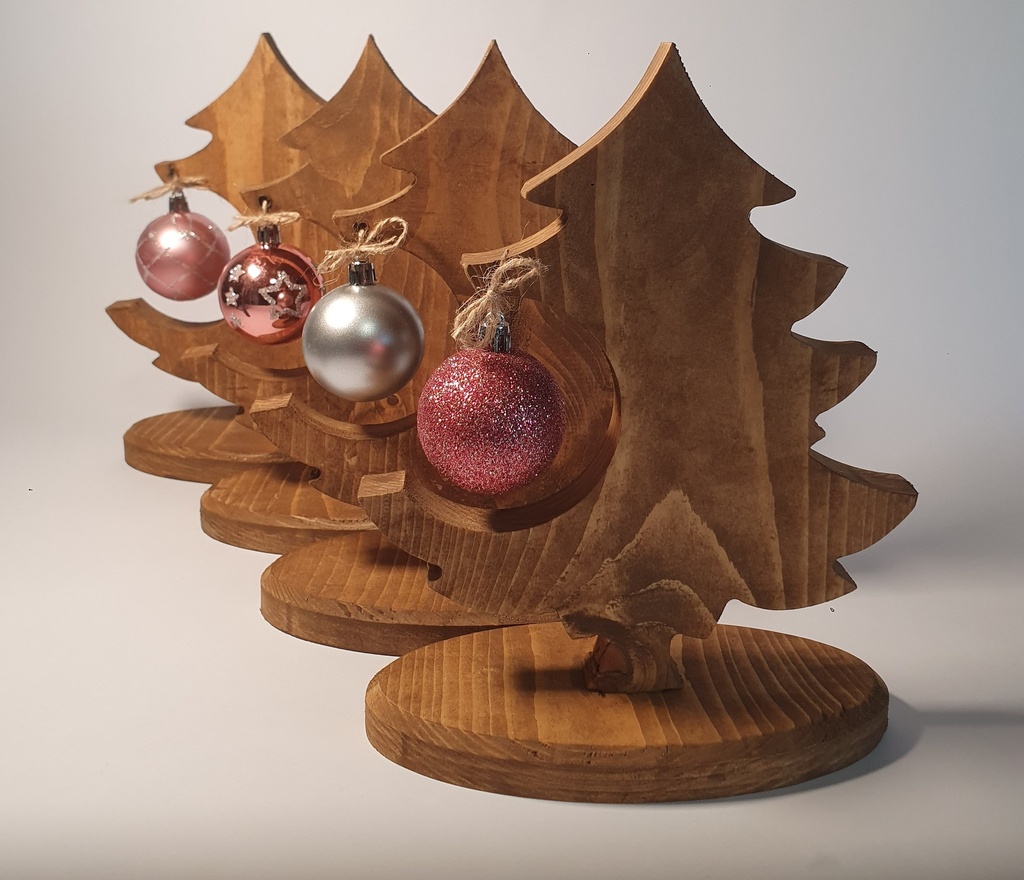 Xmas tree with bauble